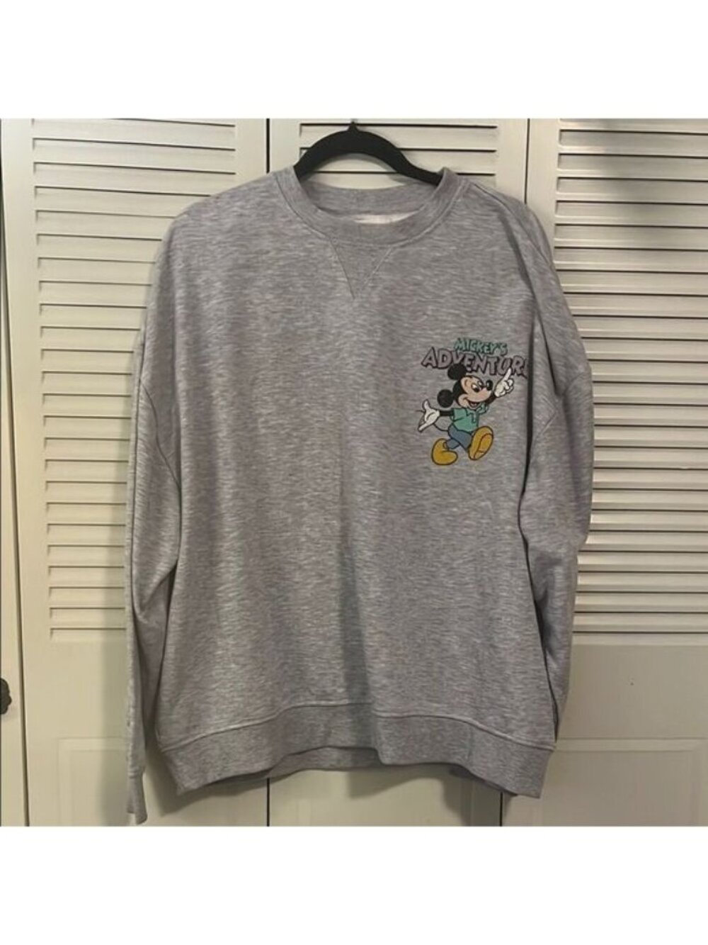 Disney Gray Crewneck Sweater with Mickey Mouse Design size L